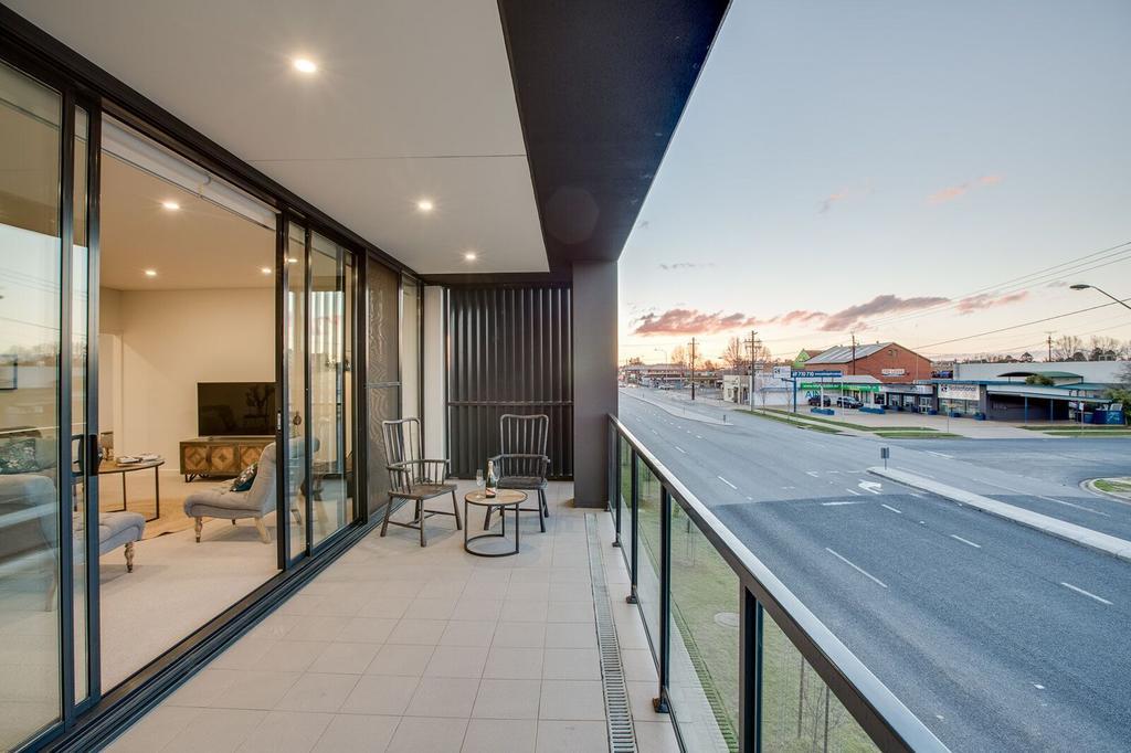 Luxury Four Bedroom Apartment Wagga Wagga Extérieur photo